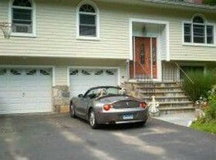 176 Pastors Walk, Monroe, CT 06468