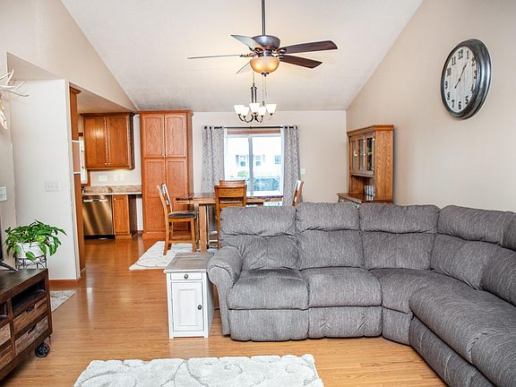 5th image of 803 Winters Dr