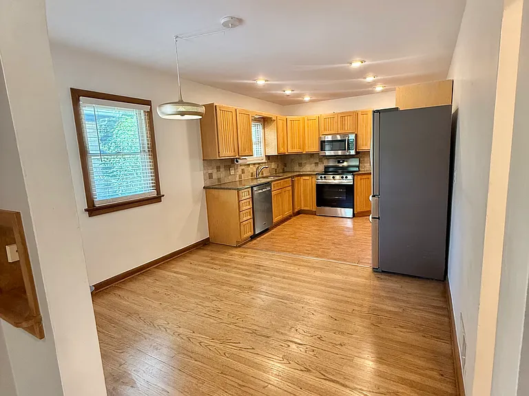 721 Judson St — Photo 4