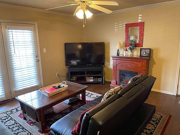 4th image of 120 15th St E APT 503