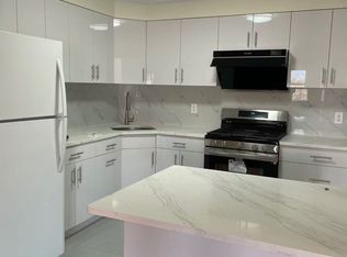 4220 213th St FLOOR 3, Bayside, NY 11361