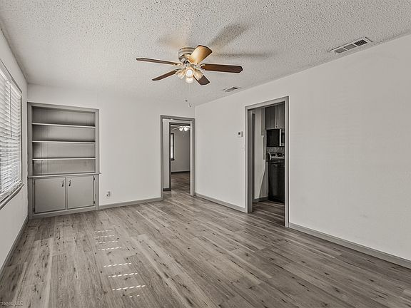 4th image of 1401 N Rockwall Ave