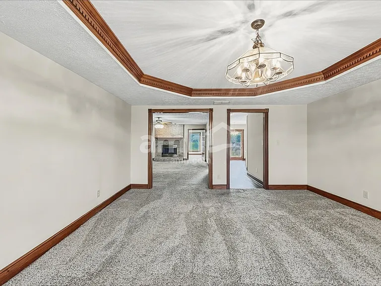 1121 New Harmony Dr — Photo 5