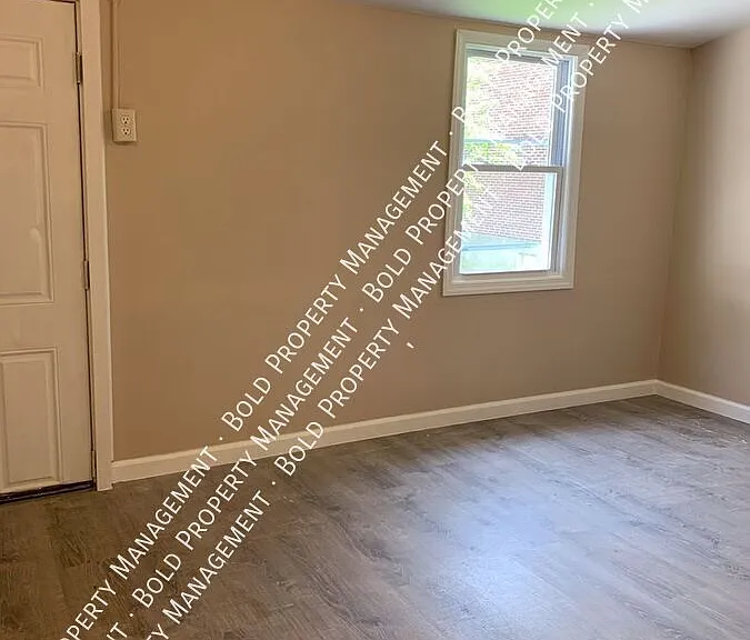 117 S 6th St #2R — Photo 6