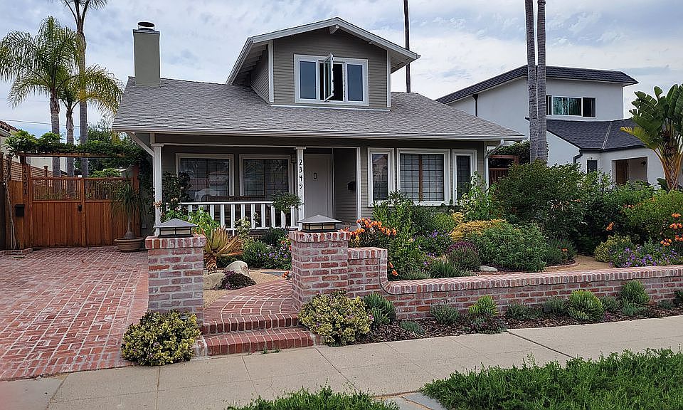 1st image of 2349 Prosser Ave