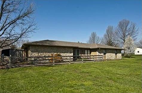 1st image of 19729 Tonganoxie Dr