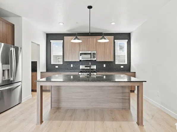 2329 W Magnolia Ln #108, Roy, UT 84067