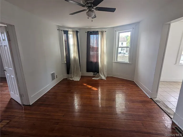 216 Smith St #1 — Photo 5