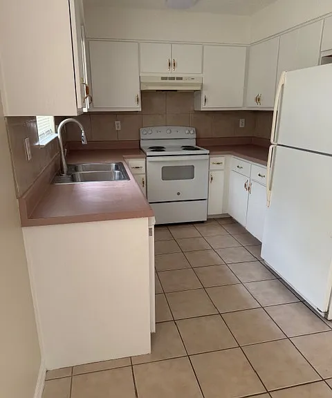 1674 Sycamore Ave — Photo 8