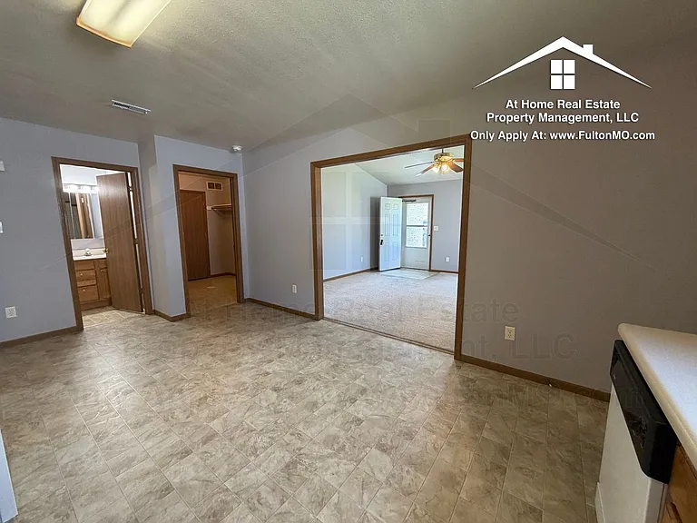 427429 Sabre Cir — Photo 7
