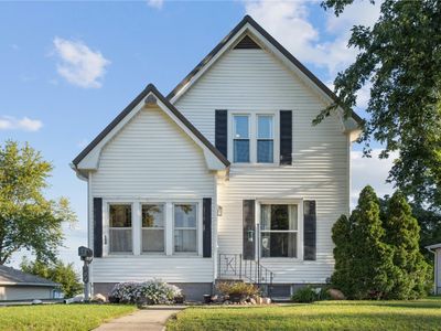 504 17th St, Belle Plaine, IA, 52208