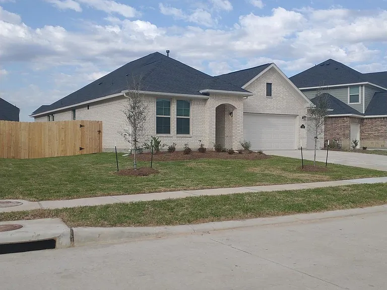 8034 Royal Palm Dr — Photo 2