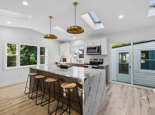 9 San Juan Dr, Bristol, RI 02809