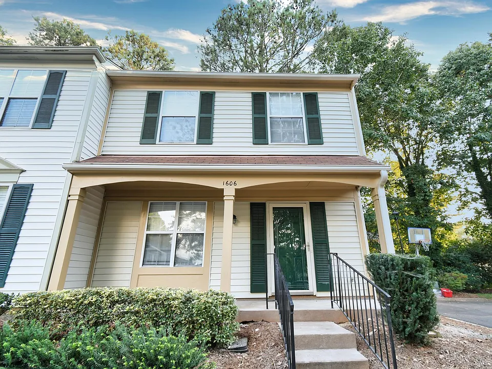 1606 Queen Anne Ct