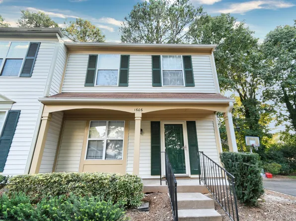 1606 Queen Anne Ct, Sandy Springs, GA 30350