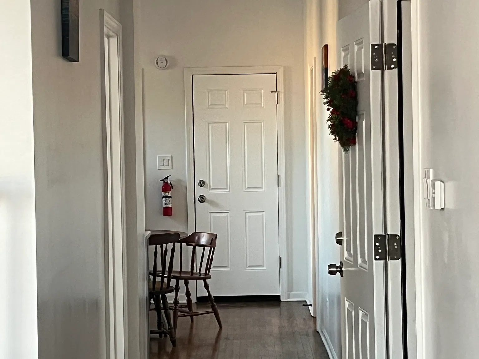3 bed, 1000 sqft, $2,700 — Photo 2