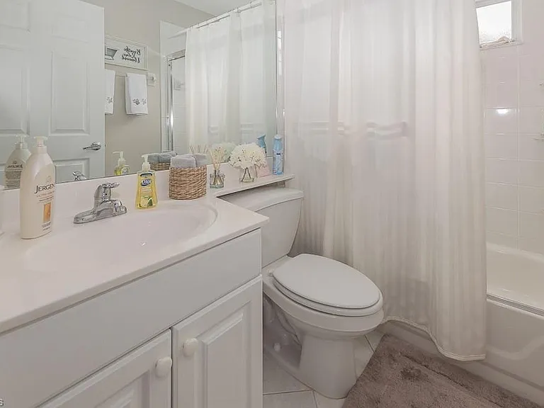 960 Partridge Cir #1-202 — Photo 11