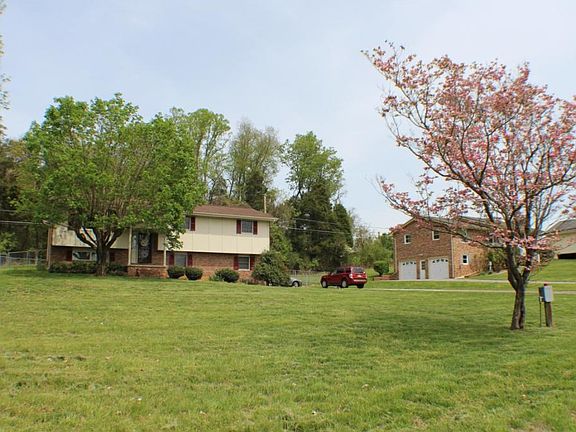 5th image of 618 Seven Oaks Dr