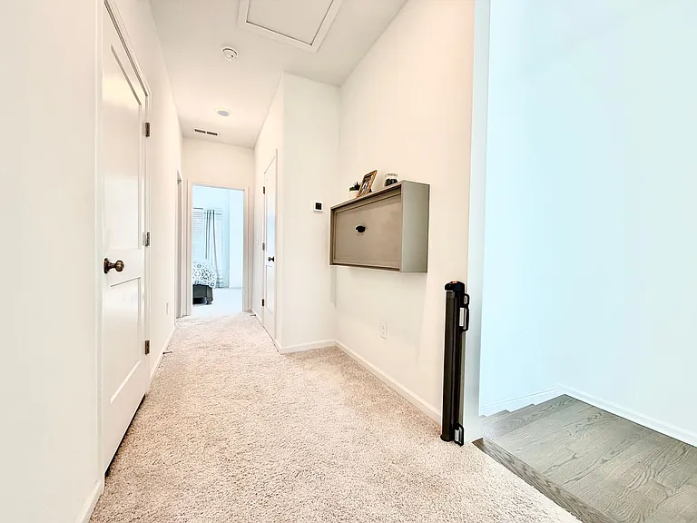 1947 Robin Hill Ln — Photo 26