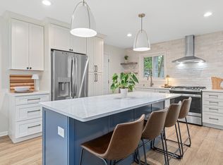 9155 Goldenrod Ln N, Maple Grove, MN 55369