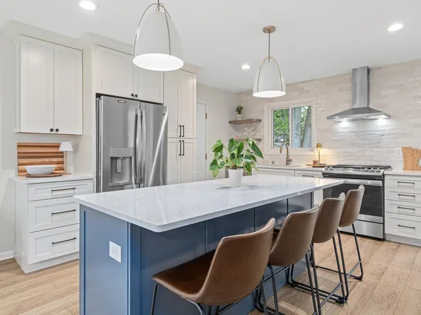 9155 Goldenrod Ln N, Maple Grove, MN 55369
