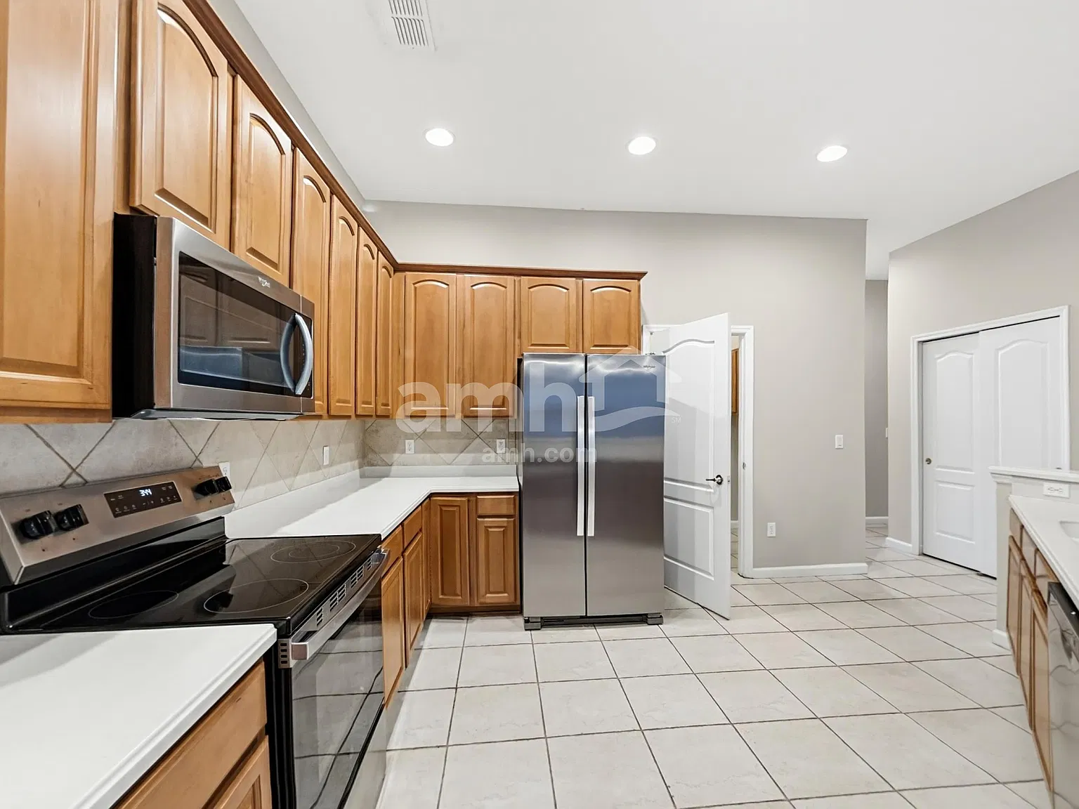 4 bed, 3.0 bath, 2647 sqft, $3,130 — Photo 3