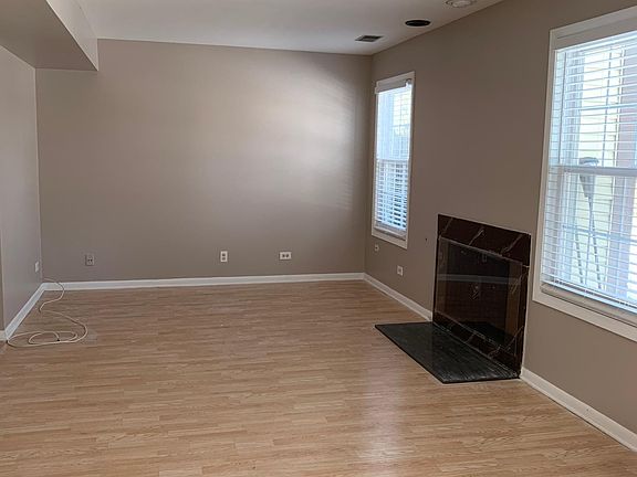 5th image of 901 Ashford Ln