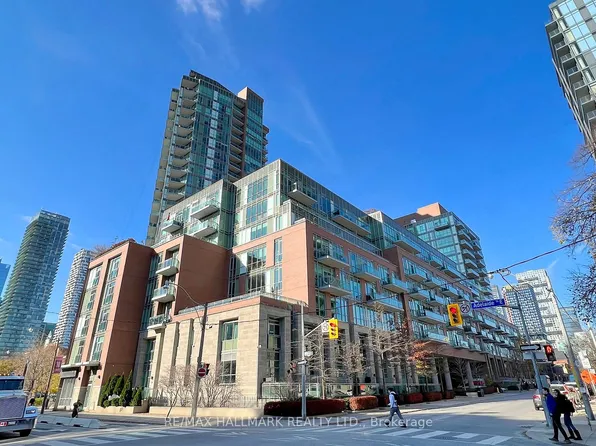 112 George St S #S805, Toronto, ON M5A 4P8