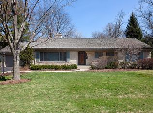 925 Beverly Pl, Deerfield, IL 60015