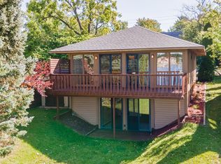 15404 Park Lake Rd, East Lansing, MI 48823
