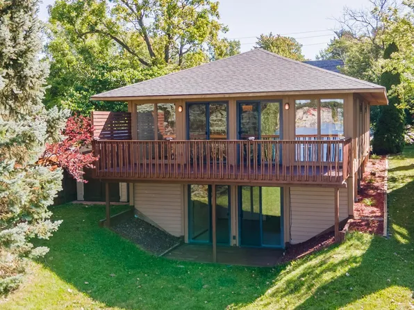 15404 Park Lake Rd, East Lansing, MI 48823