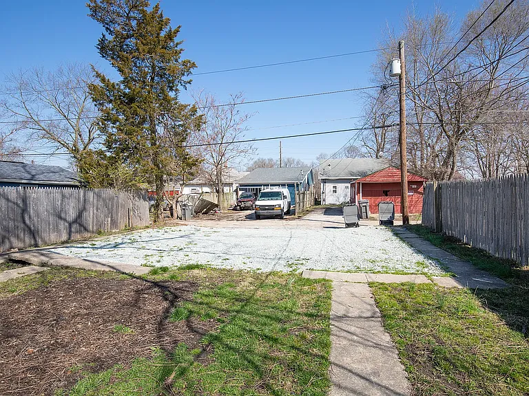 1912 Wilcox St #1 — Photo 3
