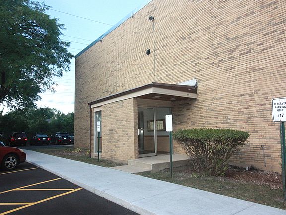 2nd image of 740 Dempster St #G2a