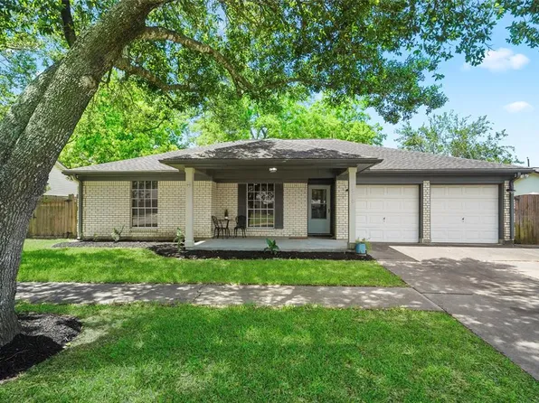 1510 Avenue C, Danbury, TX 77534