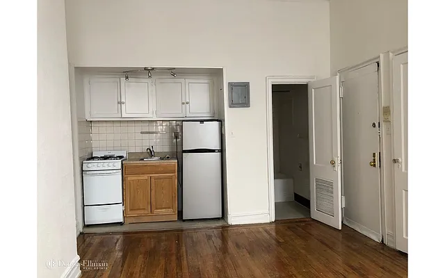 Rented by Douglas Elliman | media 4