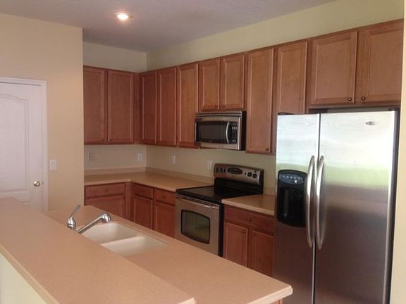 5th image of 102 Magnolia Park Trl