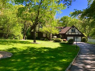 81 Chapman Dr, Glastonbury, CT 06033