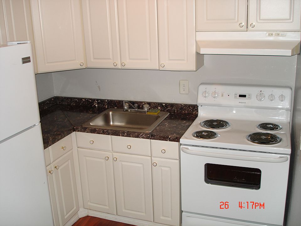 1st image of 526 SW 4th Ave APT 3