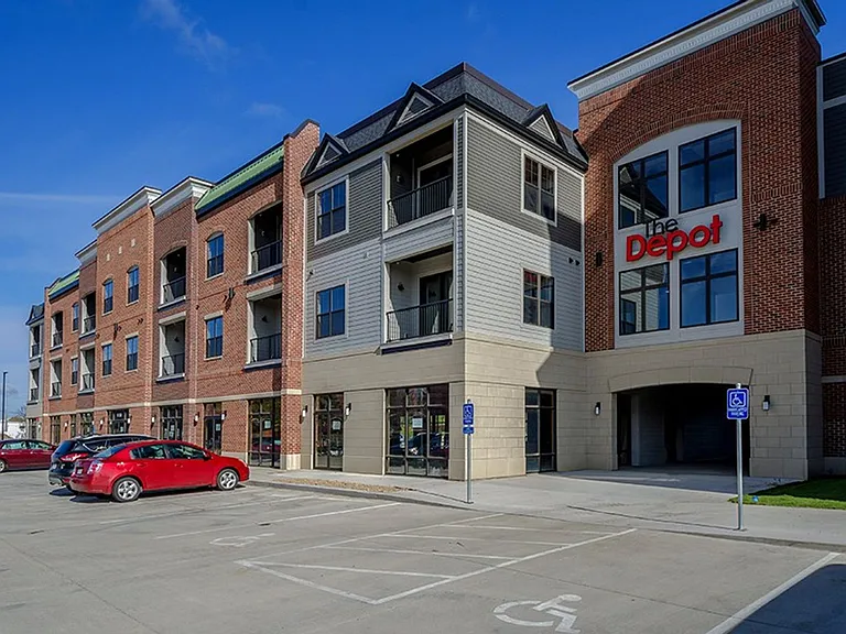Depot Building C Luxury Rentals — Photo 18
