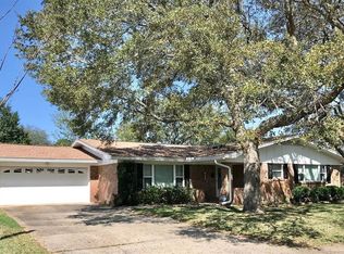 657 Fairway Ave NE, Fort Walton Beach, FL 32547