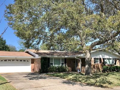 657 Fairway Ave NE, Fort Walton Beach, FL, 32547