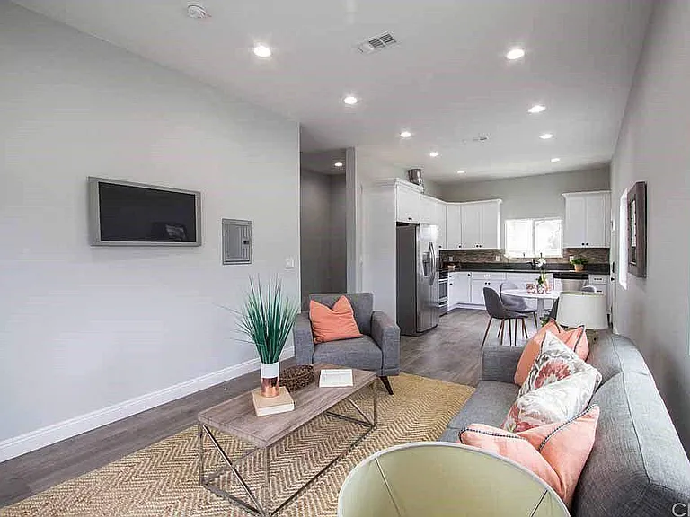 7760 Tujunga Ave — Photo 20
