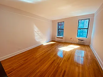 Rented by Metropolis Real Estate of Manhattan