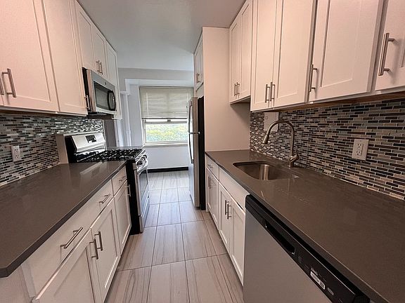 4th image of 195-05A 67th Ave #2S