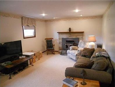 4th image of 576 Donovan Dr