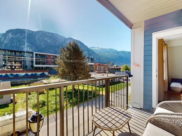 1336 Main St #307, Squamish, BC V8B 0R2