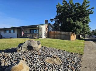 10887 Wright Ave, Klamath Falls, OR 97603