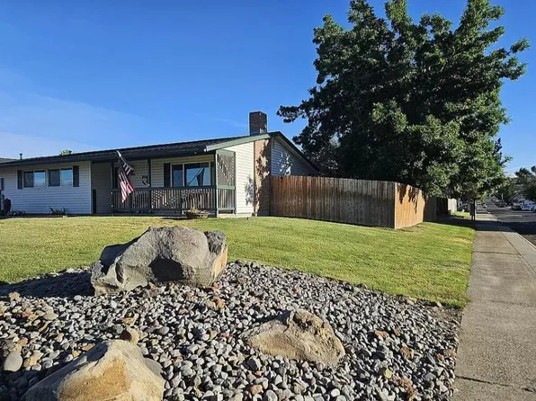 10887 Wright Ave, Klamath Falls, OR 97603
