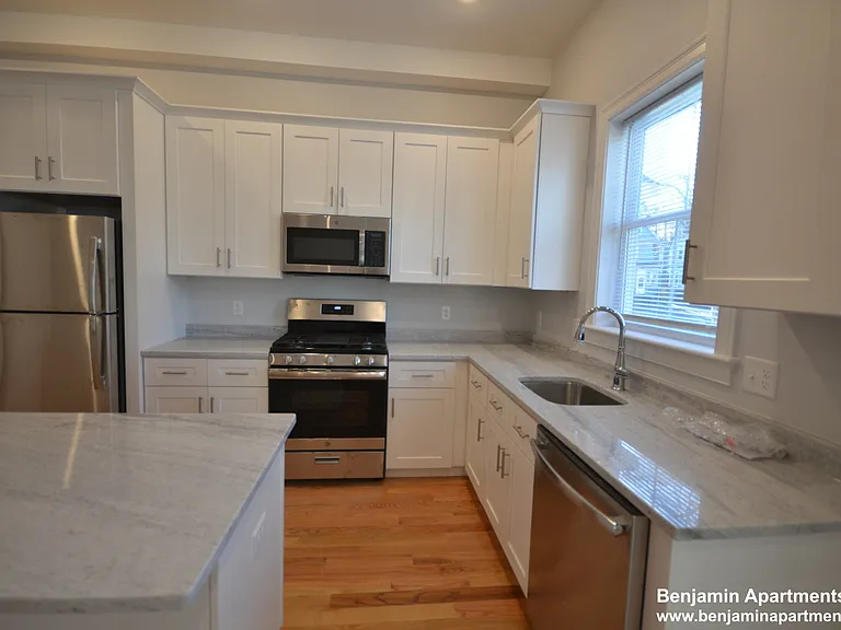 18 Murdock St #15 — Photo 1