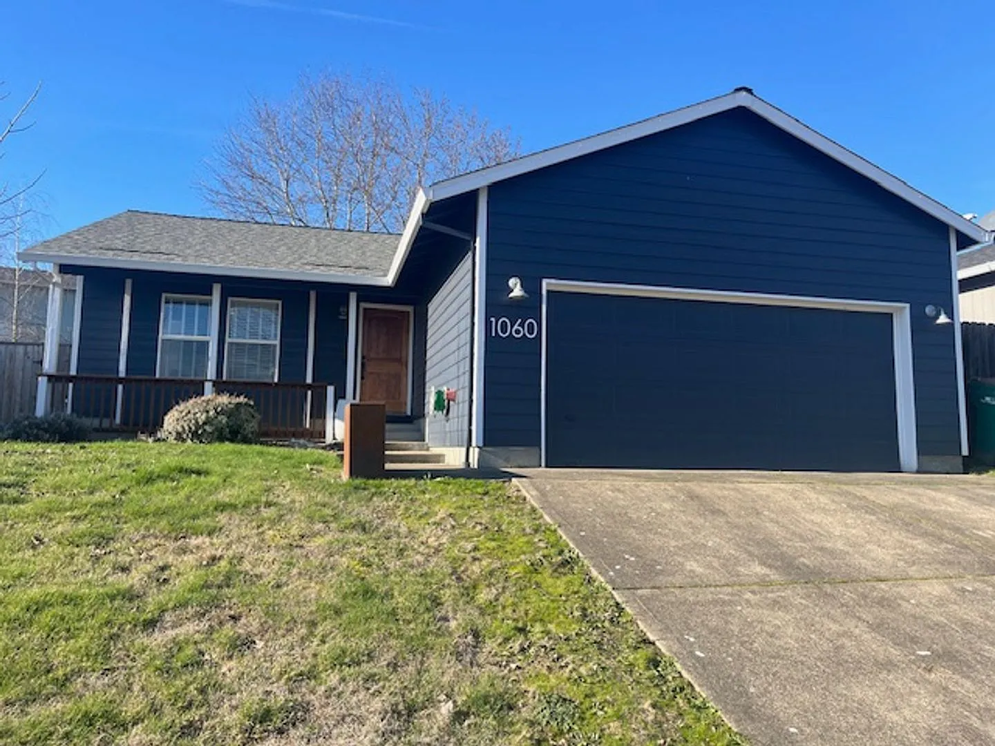 3 Bedroom 2 Bath Dundee OR 97115 — Photo 1